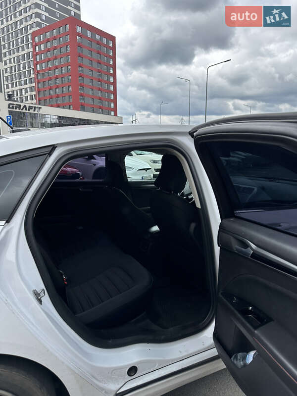 Седан Ford Fusion 2016 в Києві