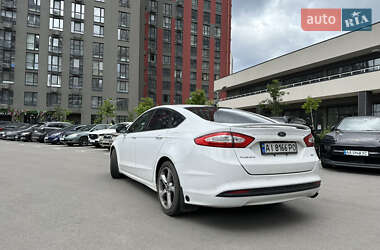 Седан Ford Fusion 2016 в 