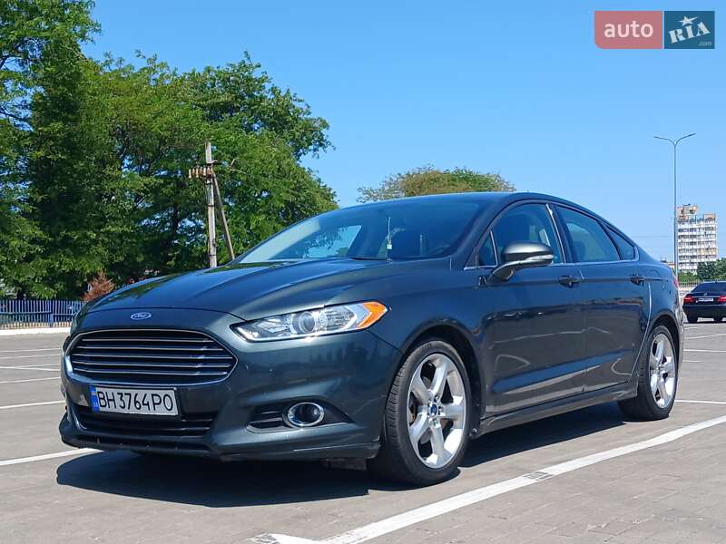 Седан Ford Fusion 2014 в 
