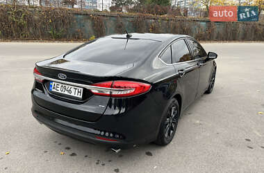 Седан Ford Fusion 2017 в 