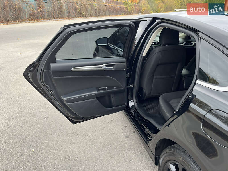Седан Ford Fusion 2017 в Днепре