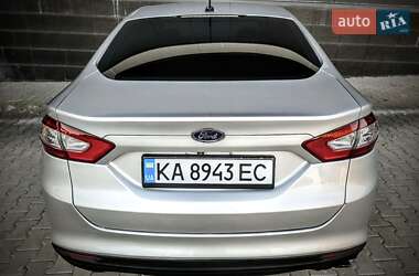 Седан Ford Fusion 2015 в 