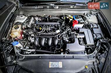 Седан Ford Fusion 2015 в 