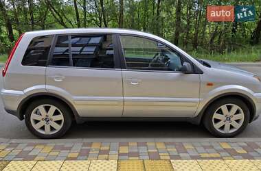 Хэтчбек Ford Fusion 2008 в 