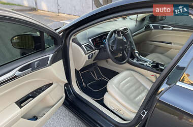 Седан Ford Fusion 2013 в 