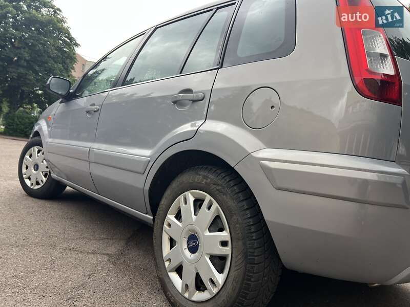 Хетчбек Ford Fusion 2011 в Ніжині