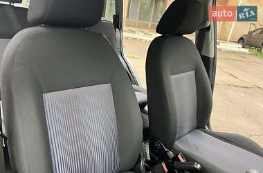Хэтчбек Ford Fusion 2011 в 