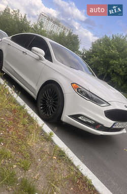 Седан Ford Fusion 2017 в 
