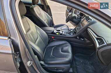 Седан Ford Fusion 2013 в 