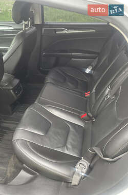 Седан Ford Fusion 2013 в 