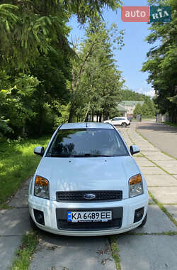 Хэтчбек Ford Fusion 2010 в 