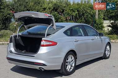 Седан Ford Fusion 2015 в 