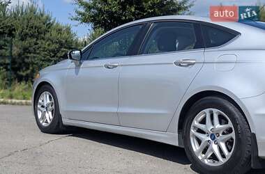 Седан Ford Fusion 2015 в 