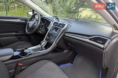 Седан Ford Fusion 2015 в 