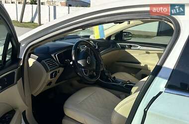 Седан Ford Fusion 2013 в 