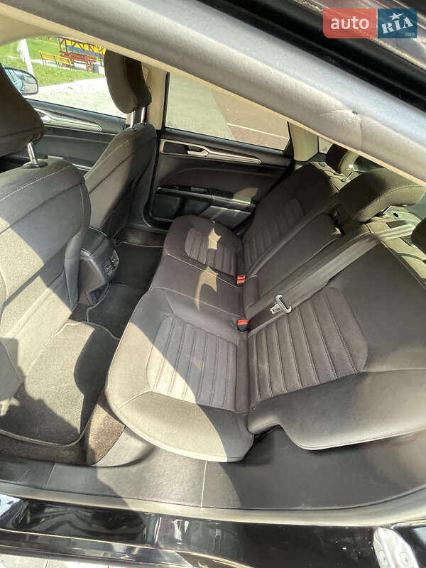 Седан Ford Fusion 2017 в Черновцах
