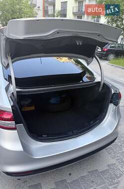 Седан Ford Fusion 2017 в 