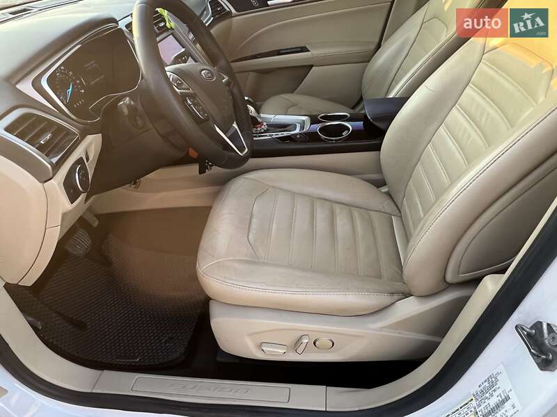 Седан Ford Fusion 2012 в Львове