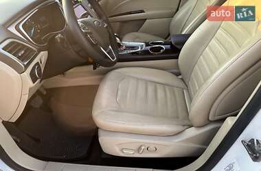 Седан Ford Fusion 2012 в 