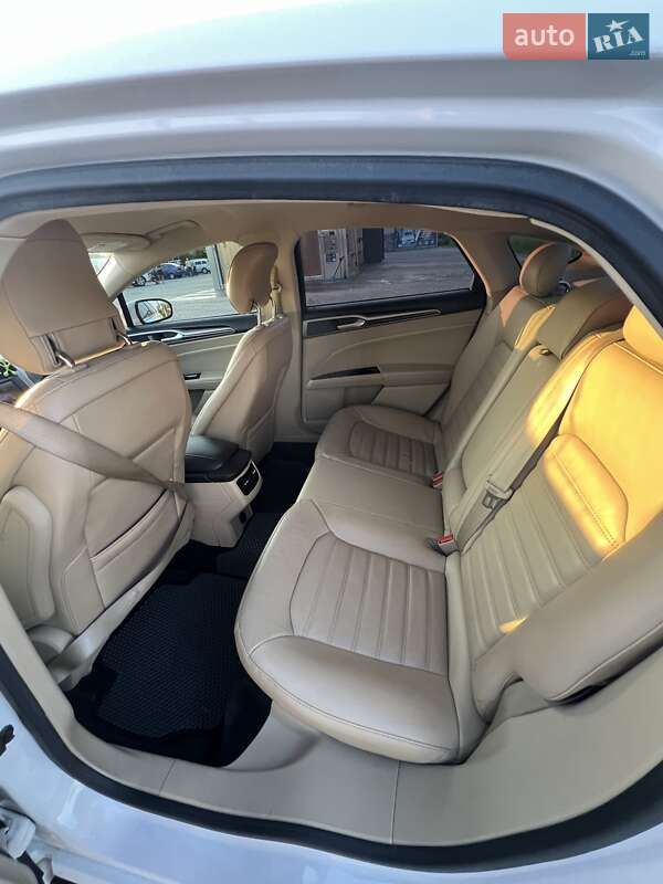 Седан Ford Fusion 2012 в Львове