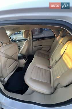Седан Ford Fusion 2012 в 