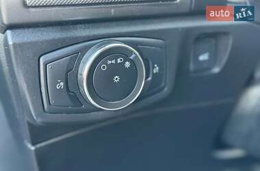 Седан Ford Fusion 2017 в 