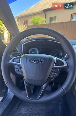 Седан Ford Fusion 2014 в 