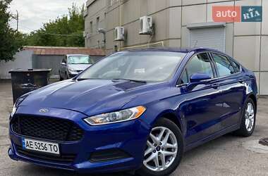 Седан Ford Fusion 2015 в 