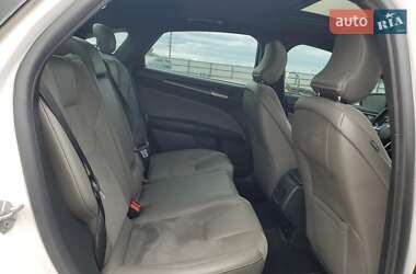 Седан Ford Fusion 2018 в 