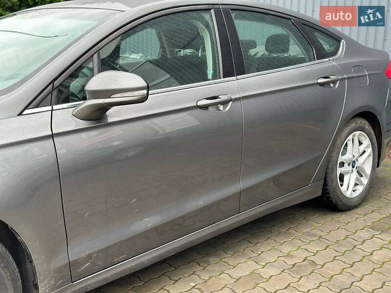Седан Ford Fusion 2013 в Стрию