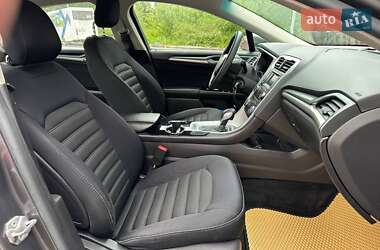 Седан Ford Fusion 2013 в 