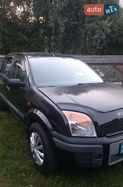 Хэтчбек Ford Fusion 2005 в 