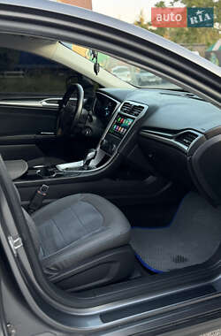 Седан Ford Fusion 2013 в 