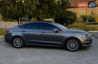 Седан Ford Fusion 2013 в 