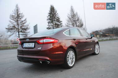 Седан Ford Fusion 2016 в 