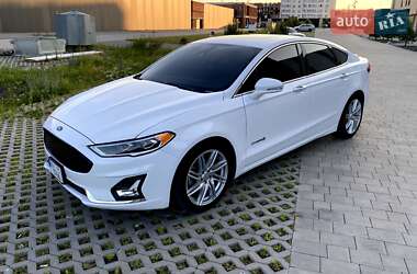 Седан Ford Fusion 2019 в 
