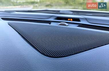 Седан Ford Fusion 2019 в 