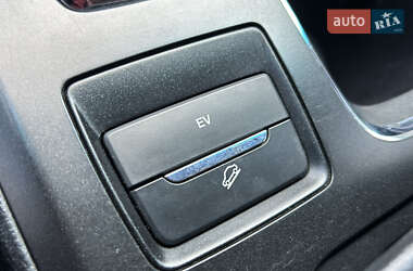 Седан Ford Fusion 2017 в 