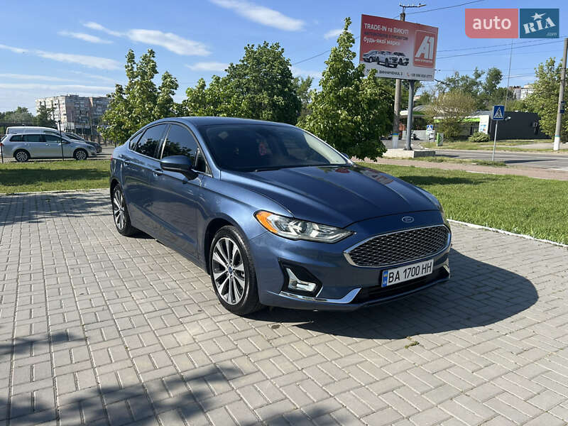 Седан Ford Fusion 2019 в 