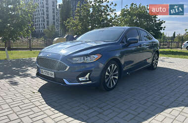 Седан Ford Fusion 2019 в 