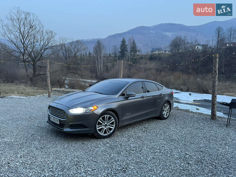 Седан Ford Fusion 2013 в 