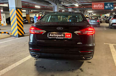 Седан Ford Fusion 2019 в 
