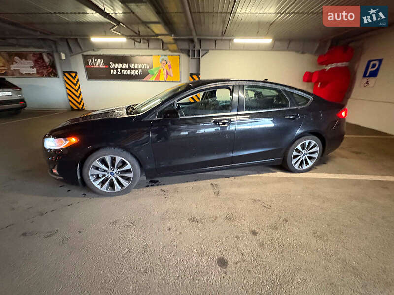 Седан Ford Fusion 2019 в Харкові