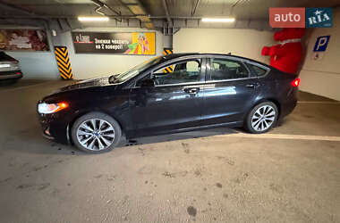 Седан Ford Fusion 2019 в 