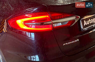 Седан Ford Fusion 2019 в 