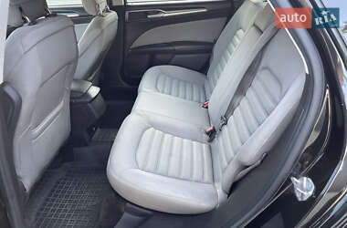 Седан Ford Fusion 2014 в 