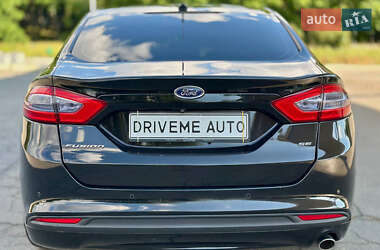 Седан Ford Fusion 2015 в 
