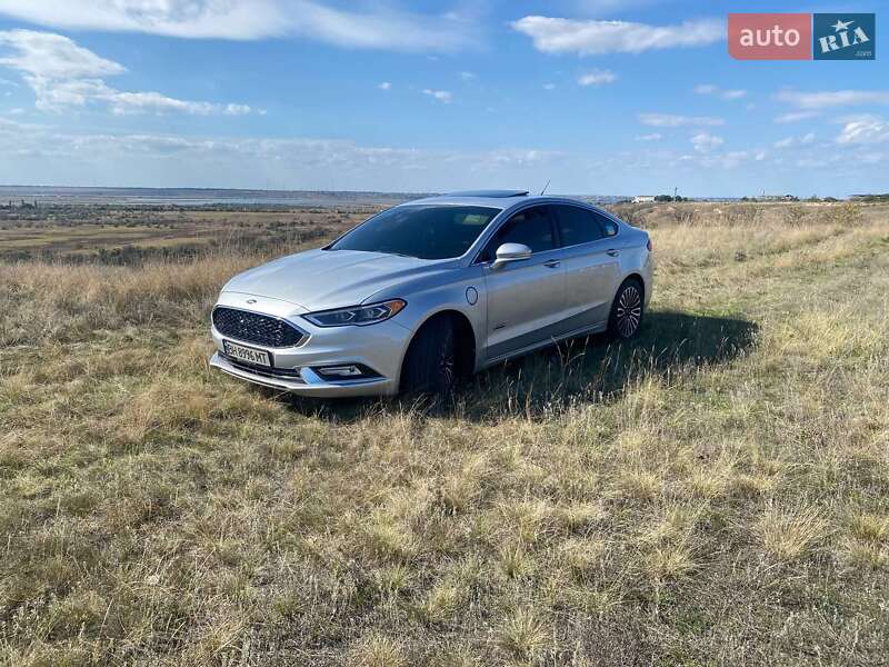 Седан Ford Fusion 2017 в 