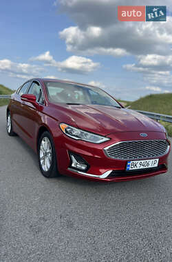 Седан Ford Fusion 2020 в 