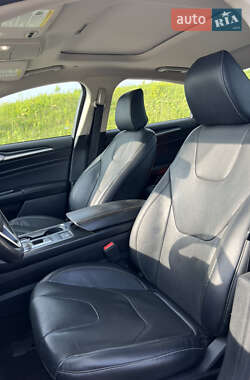 Седан Ford Fusion 2020 в 